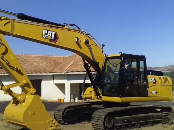 CATERPILLAR 323D3